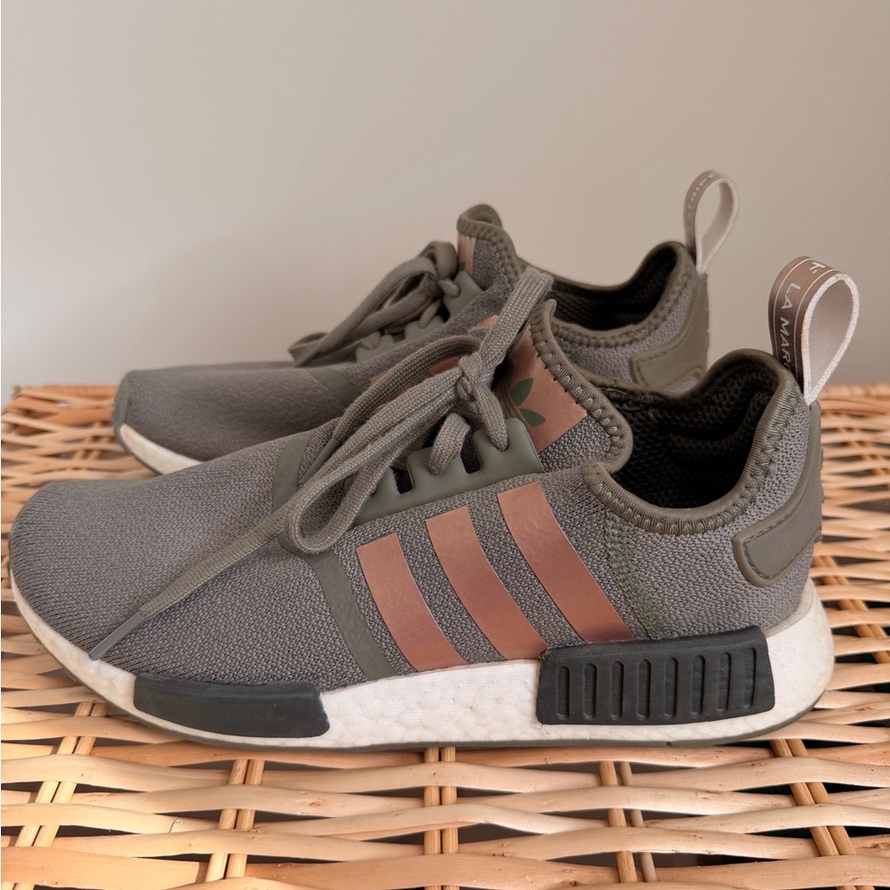 Adidas Green & rose gold NMD r1 Sneakers